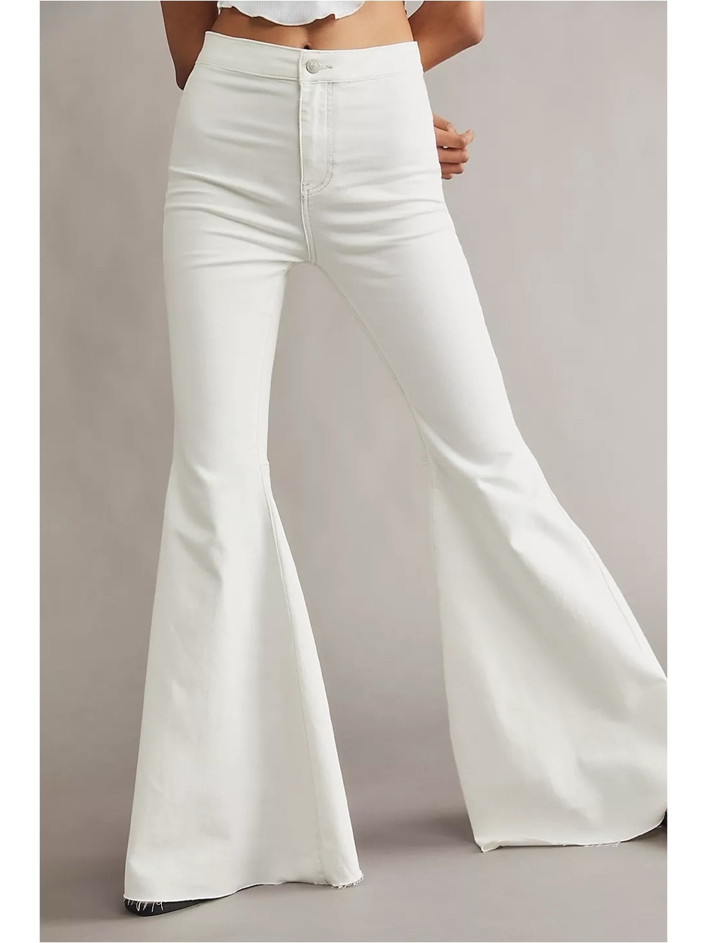 We The Free Just Float On Flare Jeans in Winter White Size 25